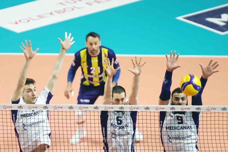 FENERBAHÇE SEZONU 3. SIRADA TAMAMLADI