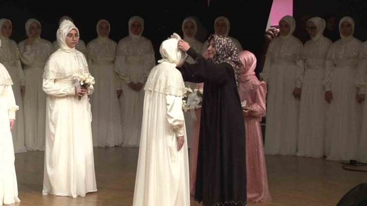 EĞİTİMİNİ TAMAMLAYAN 37 HAFIZLIK ÖĞRENCİSİ İÇİN SANCAKTEPE’DE İCAZET MERASİMİ DÜZENLENDİ