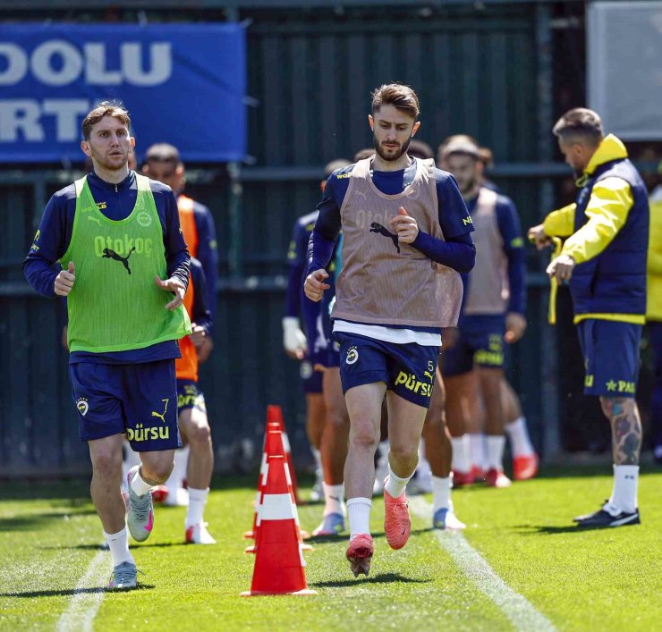 FENERBAHÇE, BEŞİKTAŞ MAÇININ HAZIRLIKLARINI SÜRDÜRDÜ