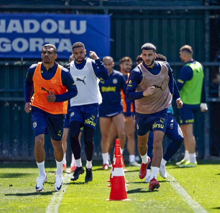 FENERBAHÇE, BEŞİKTAŞ MAÇININ HAZIRLIKLARINI SÜRDÜRDÜ