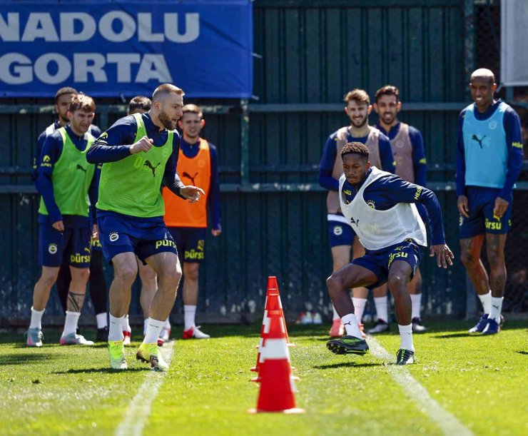 FENERBAHÇE, BEŞİKTAŞ MAÇININ HAZIRLIKLARINI SÜRDÜRDÜ