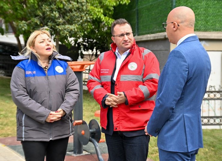 GAZİOSMANPAŞA’DA PARKLAR YENİLENİYOR, ÇOCUKLARIN YÜZÜ GÜLÜYOR