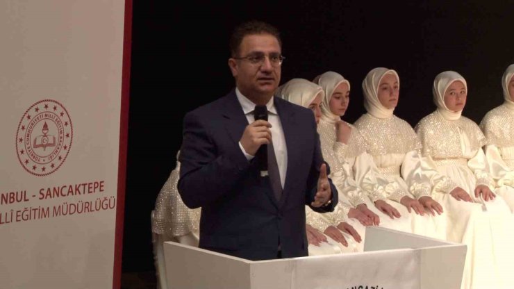 EĞİTİMİNİ TAMAMLAYAN 37 HAFIZLIK ÖĞRENCİSİ İÇİN SANCAKTEPE’DE İCAZET MERASİMİ DÜZENLENDİ