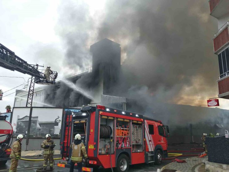 SANCAKTEPE’DE FABRİKA YANGINI