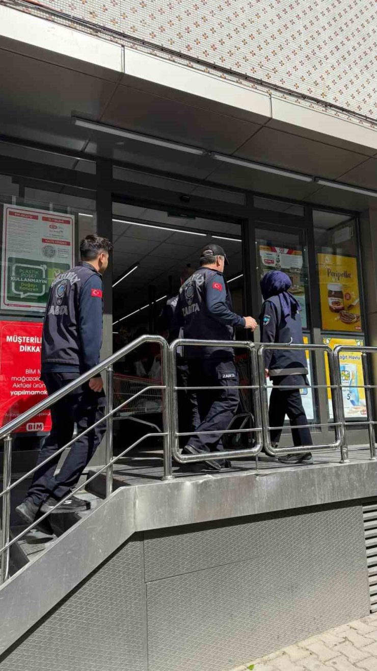 SULTANGAZİ’DE MARKETLERDE SIKI DENETİM