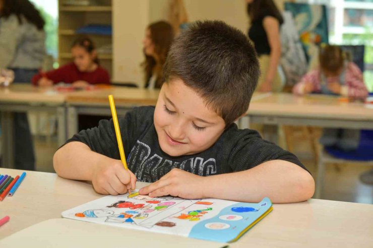 ÖZEL ÇOCUKLARIN HAYALİ TUVALLERİ RENKLENDİRDİ