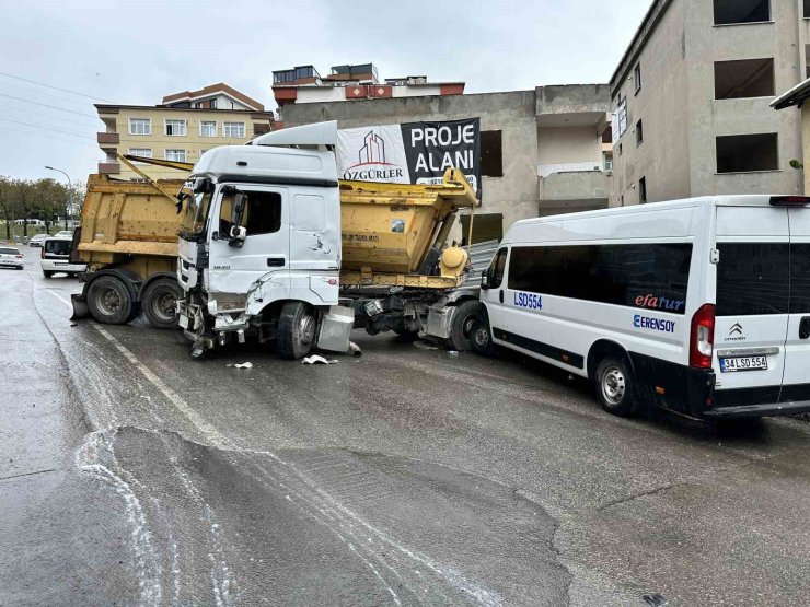 PENDİK’TE KONTROLDEN ÇIKAN HAFRİYAT KAMYONU DEHŞET SAÇTI