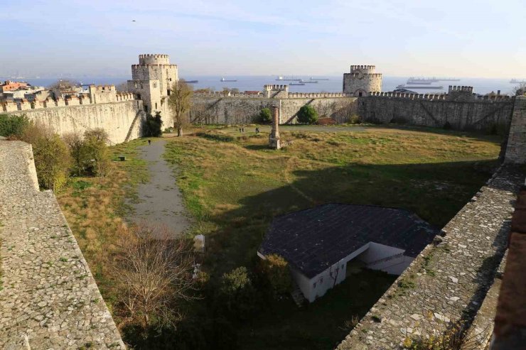 YEDİKULE HİSARI’NDA İHYA EDİLEN FATİH MESCİDİ İBADETE AÇILDI