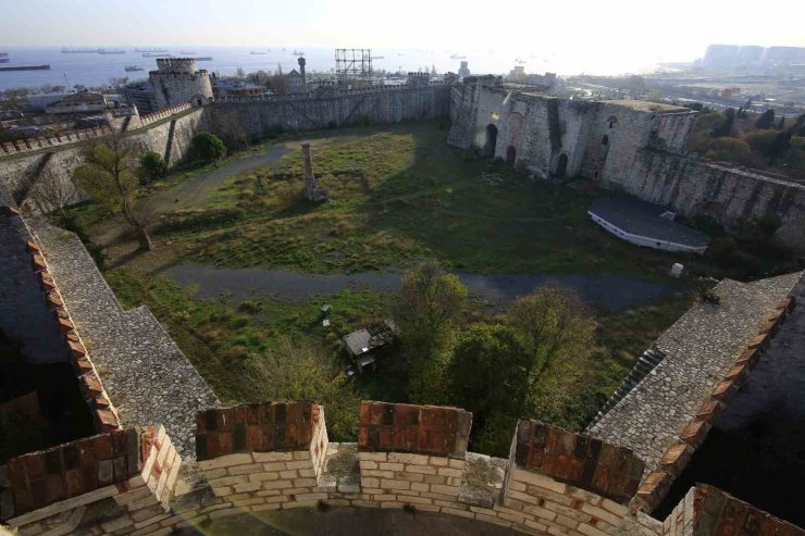 YEDİKULE HİSARI’NDA İHYA EDİLEN FATİH MESCİDİ İBADETE AÇILDI