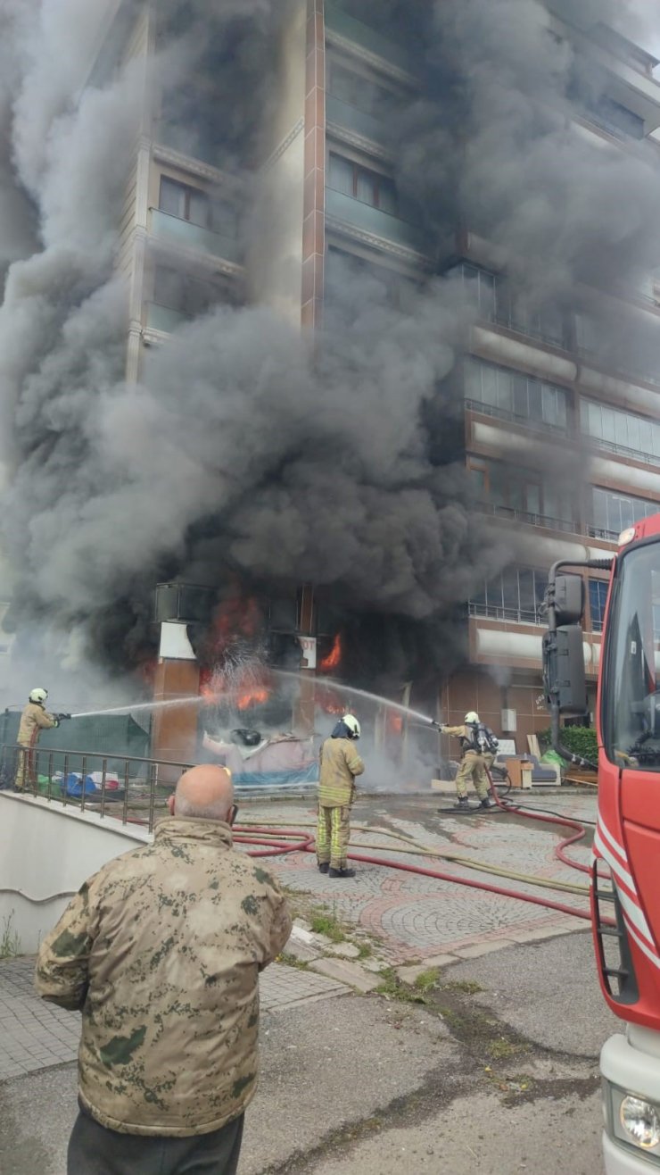 PENDİK’TE İŞYERİNDE YANGIN