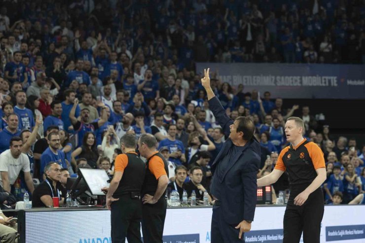 THY EUROLEAGUE: A. EFES: 85 - PANATHİNAİKOS: 82