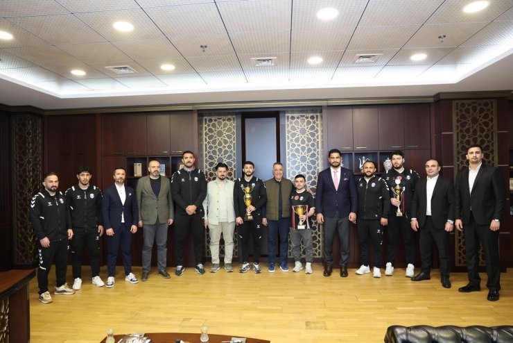 TÜRKİYE GÜREŞ FEDERASYONU BAŞKANI TAHA AKGÜL’DEN BAŞKAN DURSUN’A ZİYARET