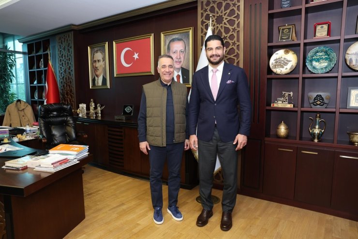 TÜRKİYE GÜREŞ FEDERASYONU BAŞKANI TAHA AKGÜL’DEN BAŞKAN DURSUN’A ZİYARET