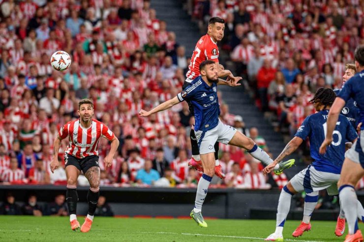 MANCHESTER UNİTED, İSPANYA’DA FARKLI KAZANDI