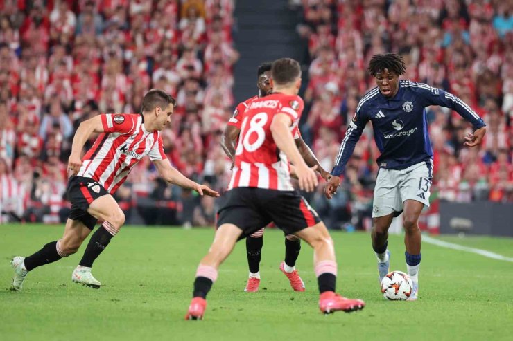 MANCHESTER UNİTED, İSPANYA’DA FARKLI KAZANDI