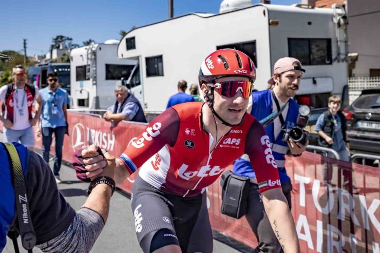 60. CUMHURBAŞKANLIĞI TÜRKİYE BİSİKLET TURU’NDA SELÇUK-ÇEŞME ETABINI ELİA VİVİANİ KAZANDI