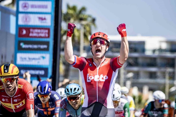 60. CUMHURBAŞKANLIĞI TÜRKİYE BİSİKLET TURU’NDA SELÇUK-ÇEŞME ETABINI ELİA VİVİANİ KAZANDI