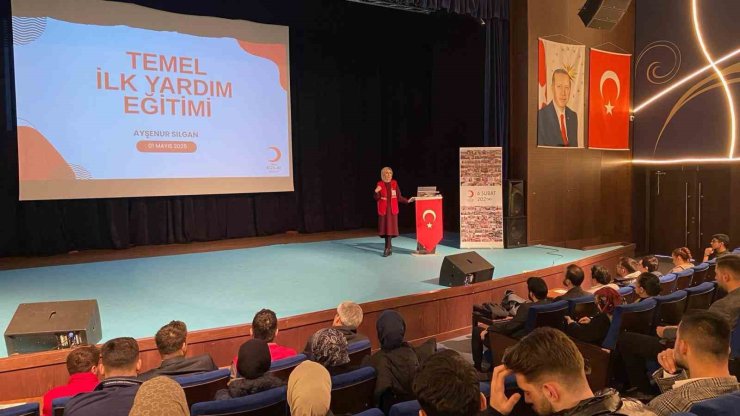 İSTANBUL’UN 39 İLÇESİNDE GENÇLERE EŞ ZAMANLI İLK YARDIM EĞİTİMİ