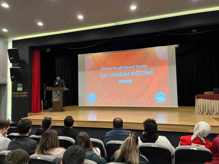 İSTANBUL’UN 39 İLÇESİNDE GENÇLERE EŞ ZAMANLI İLK YARDIM EĞİTİMİ