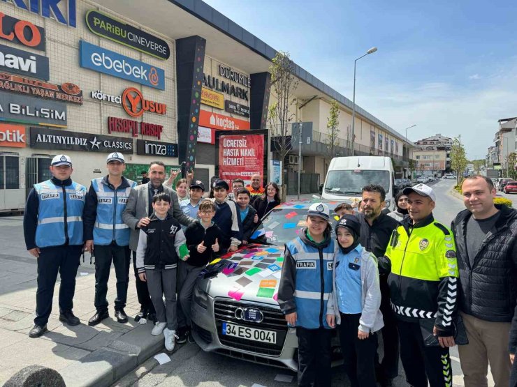 ARNAVUTKÖY’DE TRAFİK FARKINDALIĞINA ETİKETLİ UYARI: "ÖNCELİK YAYANIN, ÖNCELİK HAYATIN"