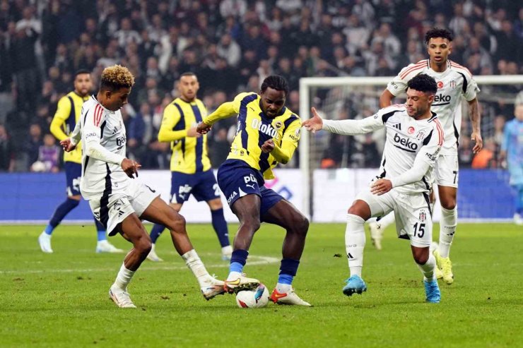 FENERBAHÇE’DE HEDEF DERBİYİ KAZANARAK YARIŞI SÜRDÜRMEK