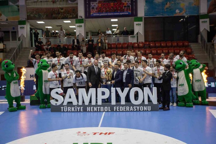 HENTBOLDA ERKEKLER TÜRKİYE KUPASI ŞAMPİYONU BEŞİKTAŞ