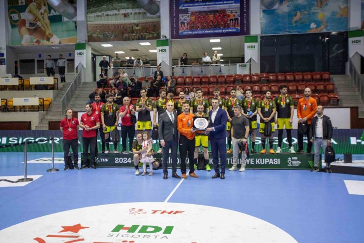 HENTBOLDA ERKEKLER TÜRKİYE KUPASI ŞAMPİYONU BEŞİKTAŞ