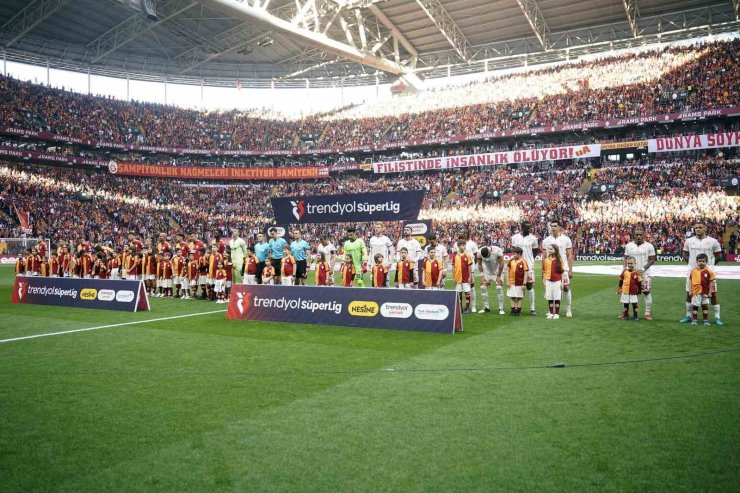 TRENDYOL SÜPER LİG: GALATASARAY: 2 - SİVASSPOR: 0 (MAÇ DEVAM EDİYOR)