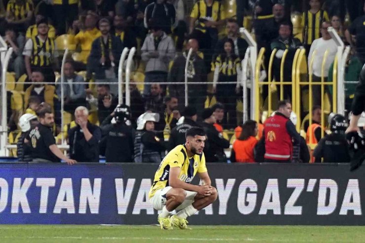 FENERBAHÇE EVİNDE 10 PUAN KAYBETTİ