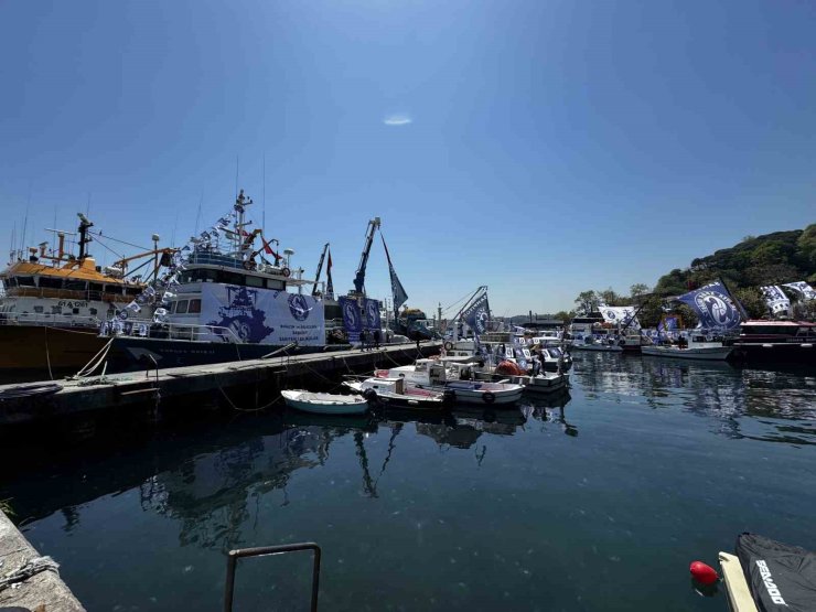 ŞAMPİYON SARIYER’DEN BOĞAZDA KUTLAMA