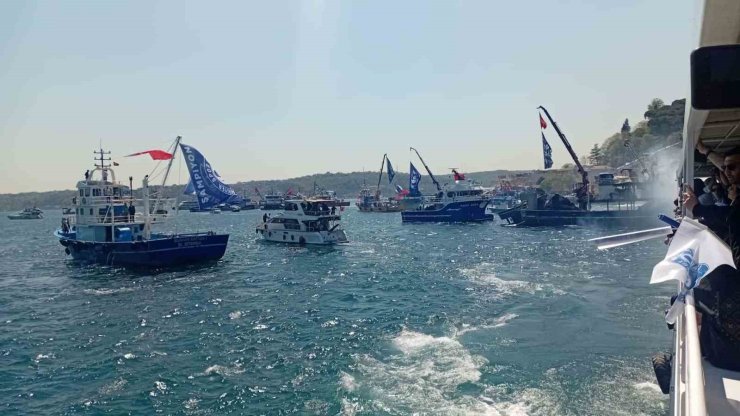 ŞAMPİYON SARIYER’DEN BOĞAZDA KUTLAMA