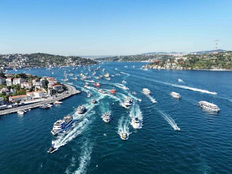 ŞAMPİYON SARIYER’DEN BOĞAZDA KUTLAMA