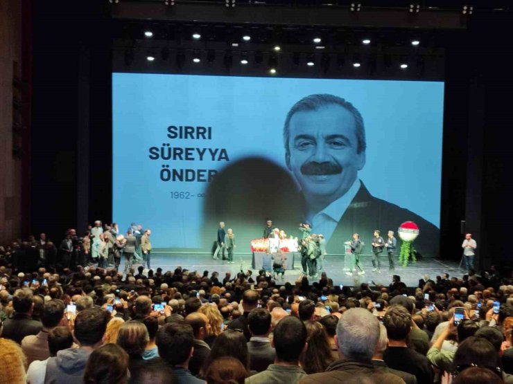 SIRRI SÜREYYA ÖNDER İÇİN İLK TÖREN AKM’DE DÜZENLENİYOR