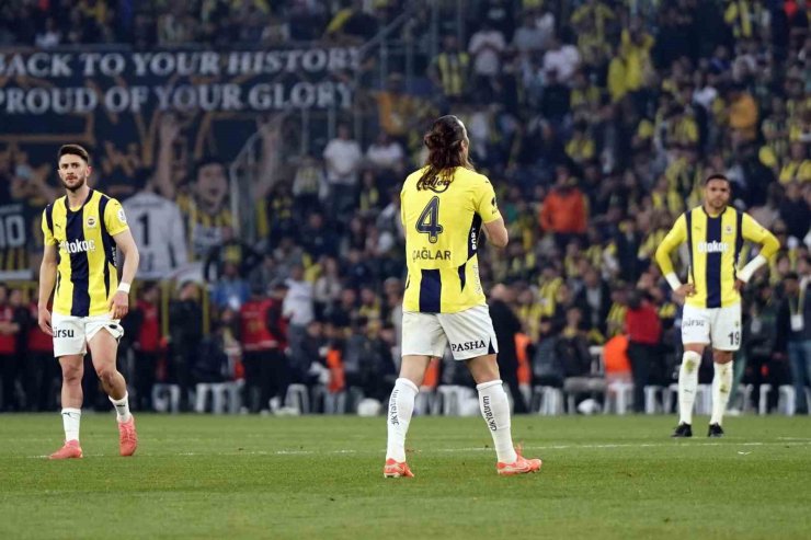 FENERBAHÇE’NİN 17 MAÇLIK YENİLMEZLİK SERİSİ YİNE DERBİDE SONA ERDİ