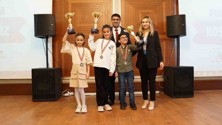 ESENYURT’TA MİNİKLER AKIL VE ZEKA OYUNLARIYLA YARIŞTI