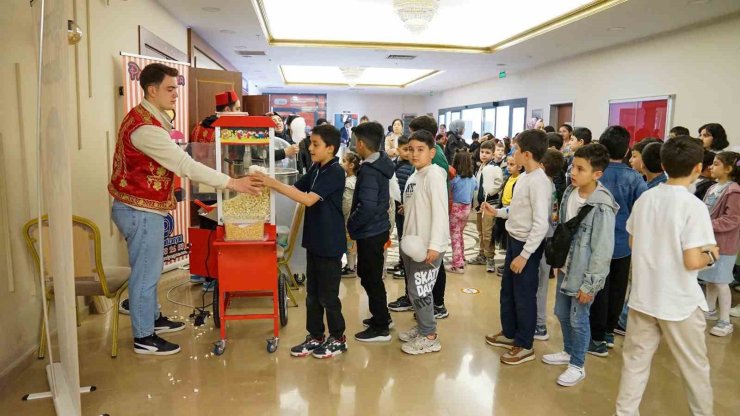 ESENYURT’TA MİNİKLER AKIL VE ZEKA OYUNLARIYLA YARIŞTI