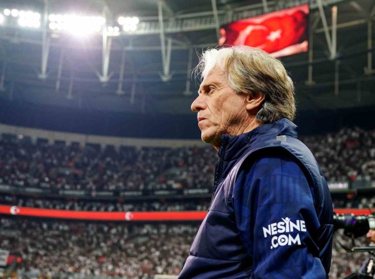 JOSE MOURİNHO DA JORGE JESUS GİBİ ŞAMPİYONLUĞU DERBİLERDE KAYBETTİ