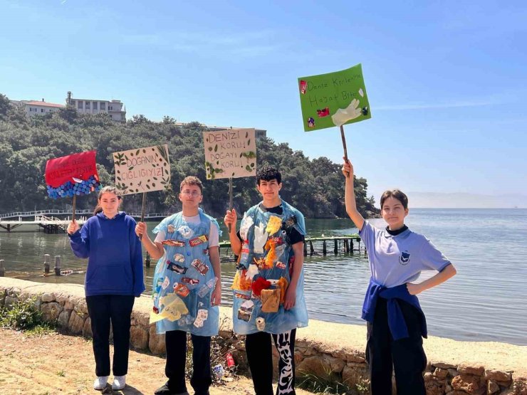 HEYBELİADA ÖĞRENCİLERİNDEN ÇEVRE KORUMA ÇAĞRISI