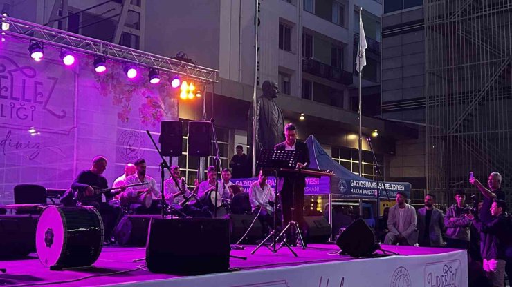 GAZİOSMANPAŞA’DA HIDIRELLEZ ŞENLİĞİ RENKLİ GÖRÜNTÜLERE SAHNE OLDU