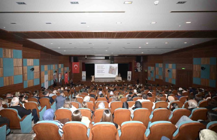 ESENYURT BELEDİYESİ’NDEN AİLE ZİRVESİ: "GÜÇLÜ AİLE, GÜÇLÜ TOPLUM" VURGUSU