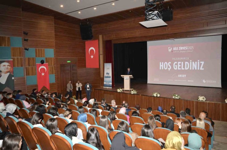 ESENYURT BELEDİYESİ’NDEN AİLE ZİRVESİ: "GÜÇLÜ AİLE, GÜÇLÜ TOPLUM" VURGUSU