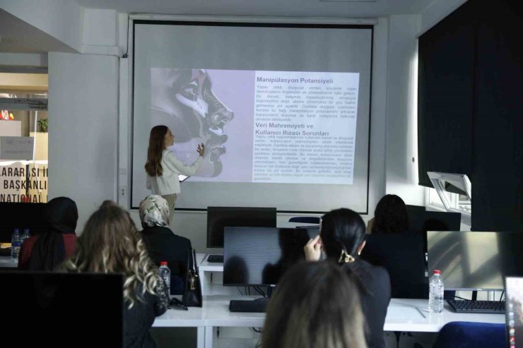 DOÇ DR. HİLAL KILIÇ: "YAPAY ZEKÂ İLETİŞİMİN TAM KALBİNDE"