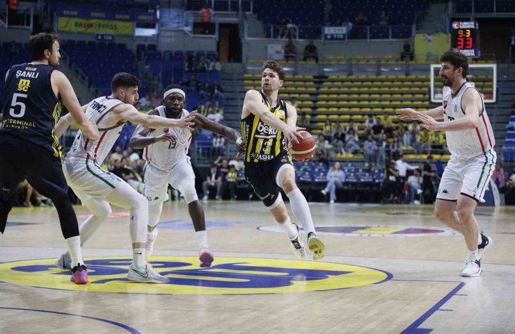 FENERBAHÇE BEKO, SEZONUN BİTİMİNE 2 HAFTA KALA LİDERLİĞİ GARANTİLEDİ