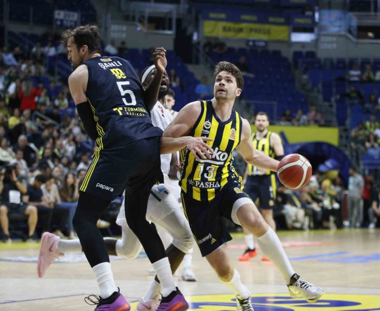 FENERBAHÇE BEKO, SEZONUN BİTİMİNE 2 HAFTA KALA LİDERLİĞİ GARANTİLEDİ