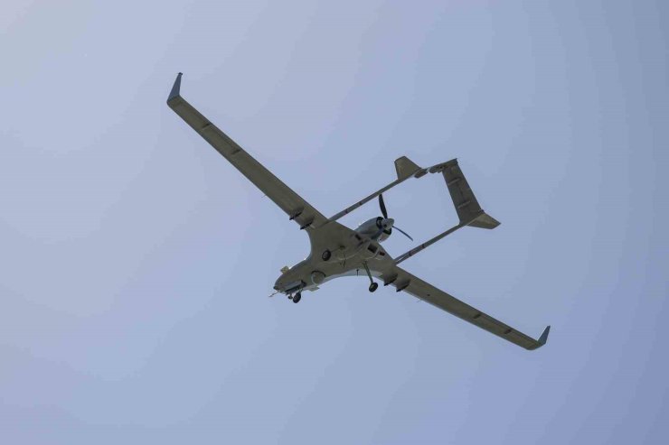 BAYRAKTAR TB2T-AI SİHA, KENDİ İRTİFA REKORUNU KIRARAK GÖKYÜZÜNE DAMGA VURDU