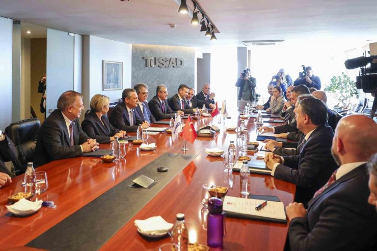 CHP GENEL BAŞKANI ÖZGÜR ÖZEL, TÜSİAD’I ZİYARET ETTİ