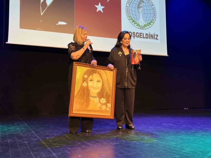 TÜRKAN ŞORAY’IN TABLOSU VE İMZALADIĞI KİTABI EĞİTİME DESTEK İÇİN 1 MİLYONA ALICI BULDU