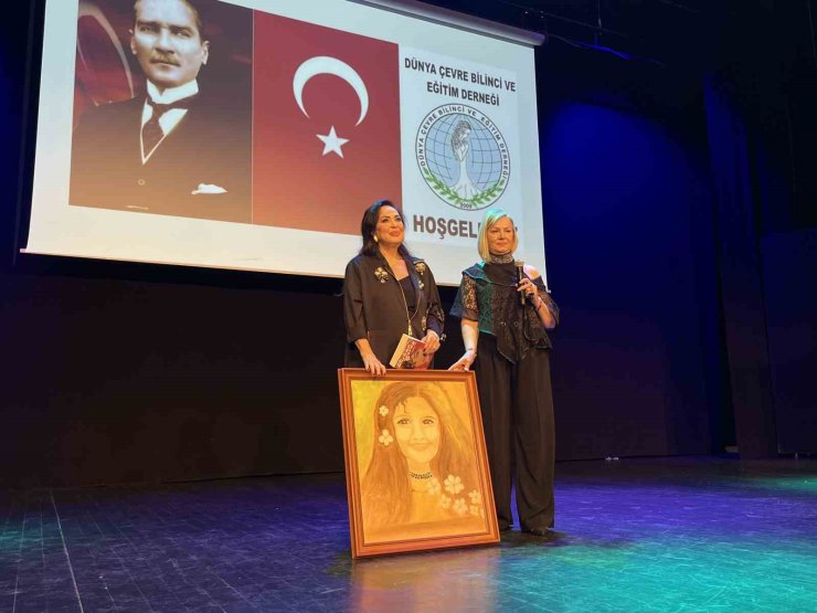 TÜRKAN ŞORAY’IN TABLOSU VE İMZALADIĞI KİTABI EĞİTİME DESTEK İÇİN 1 MİLYONA ALICI BULDU