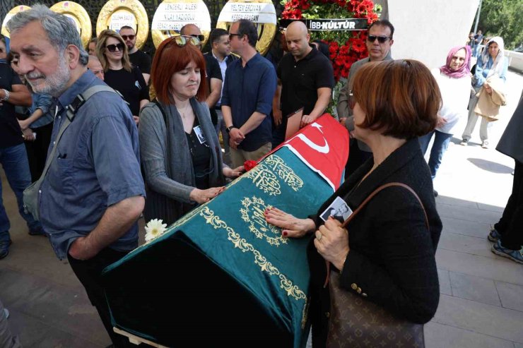 USTA SANATÇI NAŞİT ÖZCAN, SON YOLCULUĞUNA UĞURLANDI