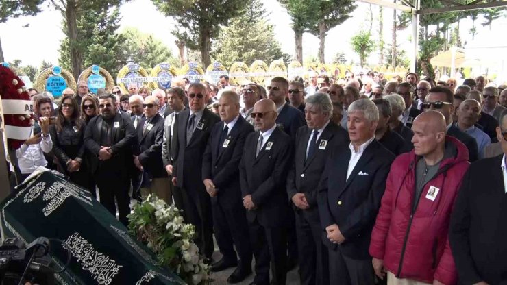 İŞ KADINI PINAR ECZACIBAŞI SON YOLCULUĞUNA UĞURLANDI